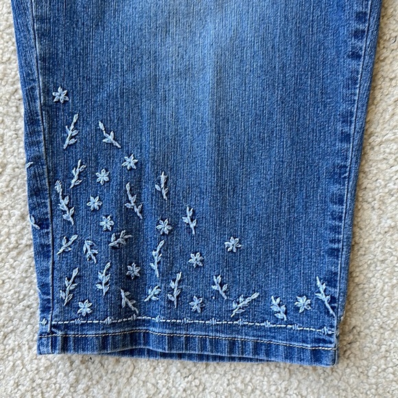 Avenue Boho Embroidered Cropped Jeans - Picture 5 of 12